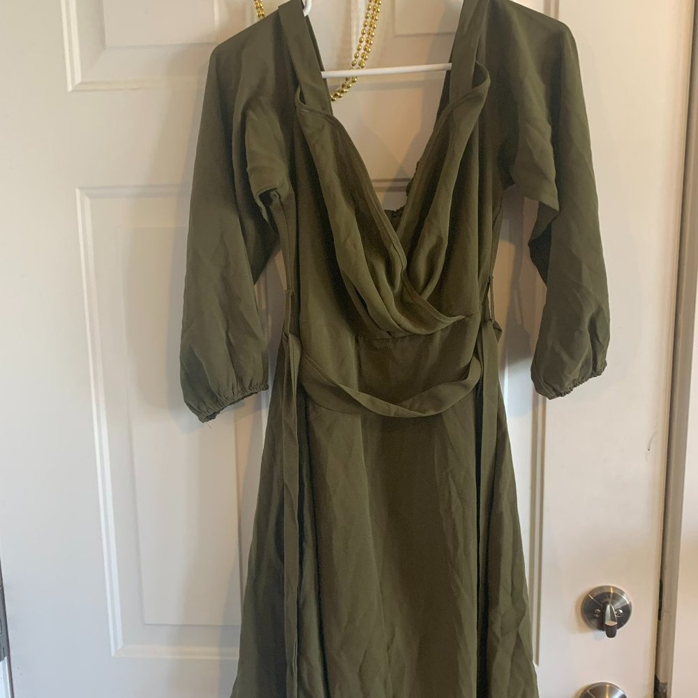 Green off the shoulder dress, size 18